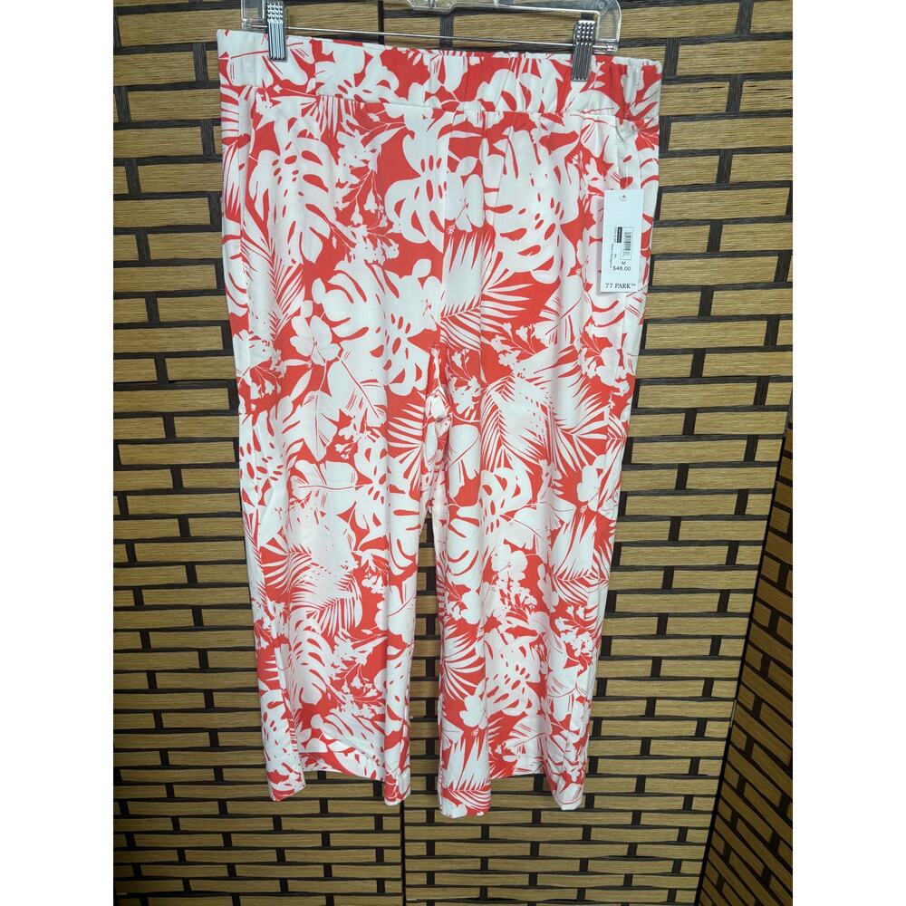 77 Park Coral And White Floral Crops Size‎ Medium